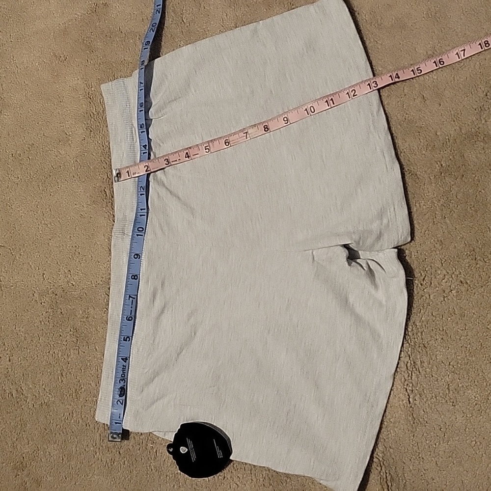 ❤️ NWT SCOOBY-DOO SHORTS SIZE LARGE - Picture 6 of 6